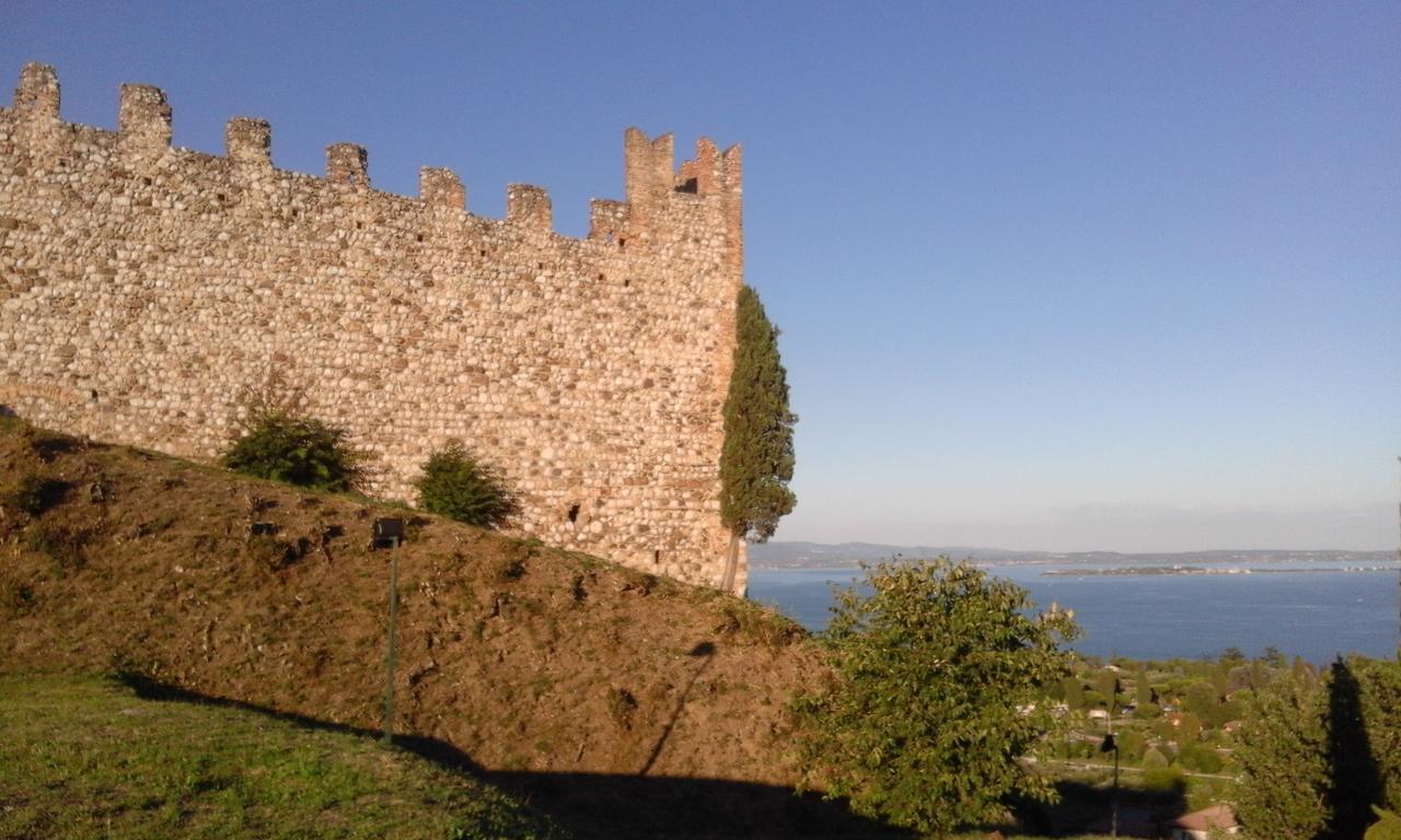 Lake Garda Beach Hostel Padenghe sul Garda Exterior photo